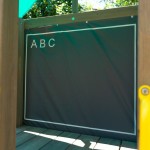 Complex de joaca NewPort KidKraft din lemn - Centru pe 2 nivele din cedru cu leagane si tobogan 